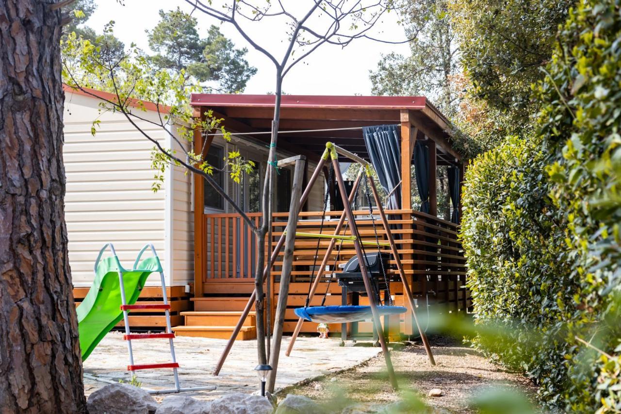 Mobile Homes 'Jakov', Camp Soline Биоград на Мору Екстериор снимка