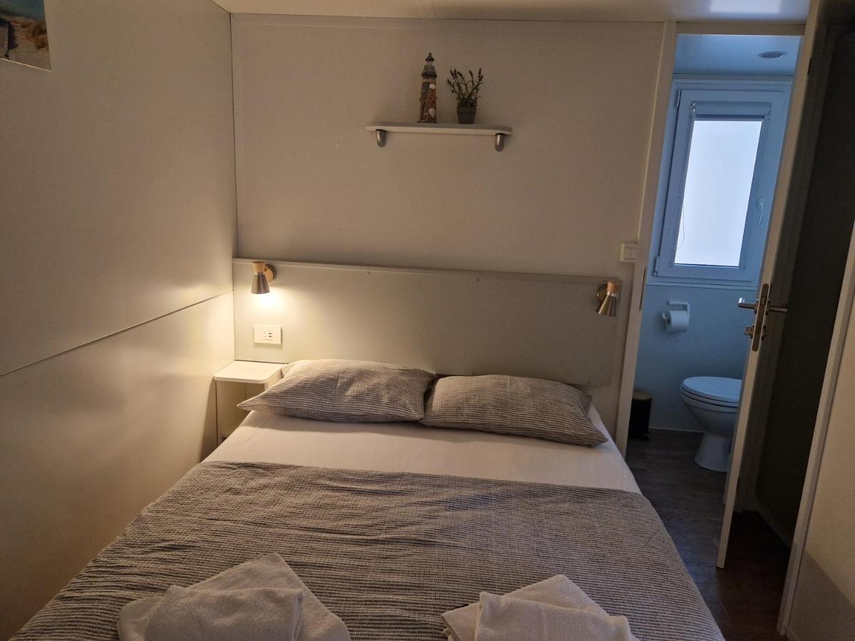 Mobile Homes 'Jakov', Camp Soline Биоград на Мору Екстериор снимка