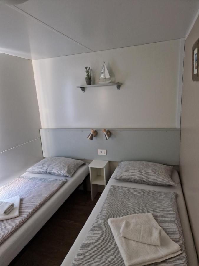 Mobile Homes 'Jakov', Camp Soline Биоград на Мору Екстериор снимка